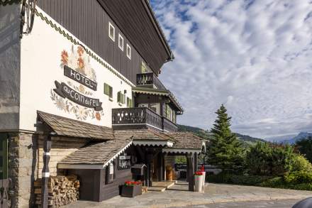 Au Coin du Feu, Hôtel Megève Centre, Devanture