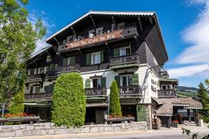 <span><span><span>Hôtel de charme Megève</span></span></span> <span><span><span>· Contact · Au Coin du Feu</span></span></span>
